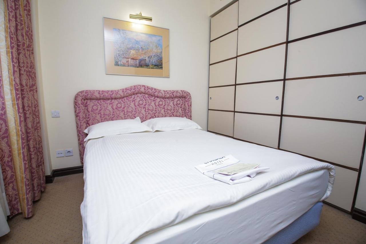 Chagala Atyrau Hotel Esterno foto
