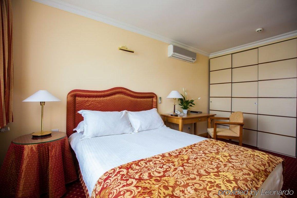 Chagala Atyrau Hotel Esterno foto