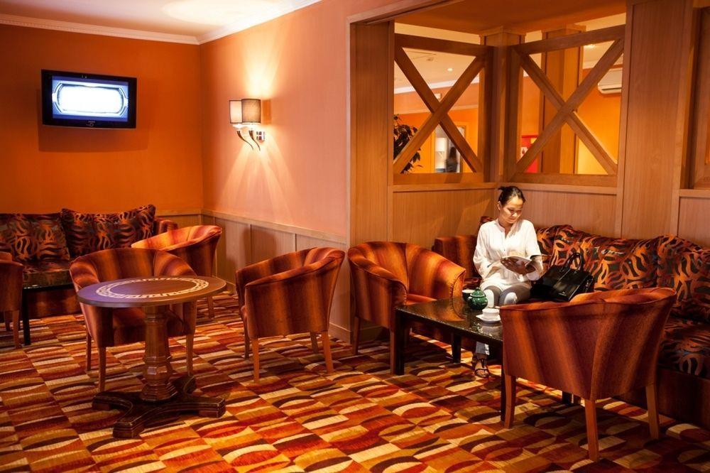 Chagala Atyrau Hotel Esterno foto