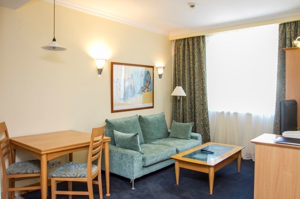 Chagala Atyrau Hotel Esterno foto