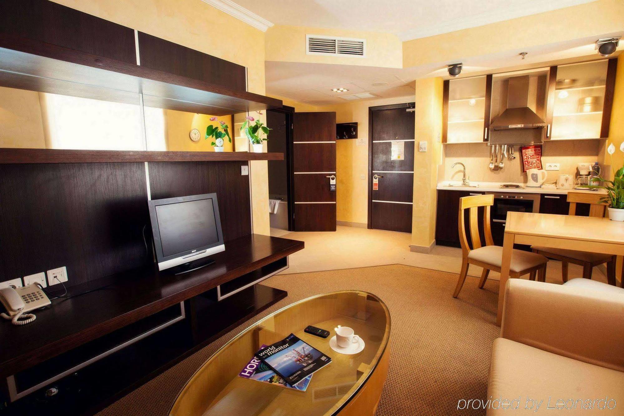 Chagala Atyrau Hotel Esterno foto