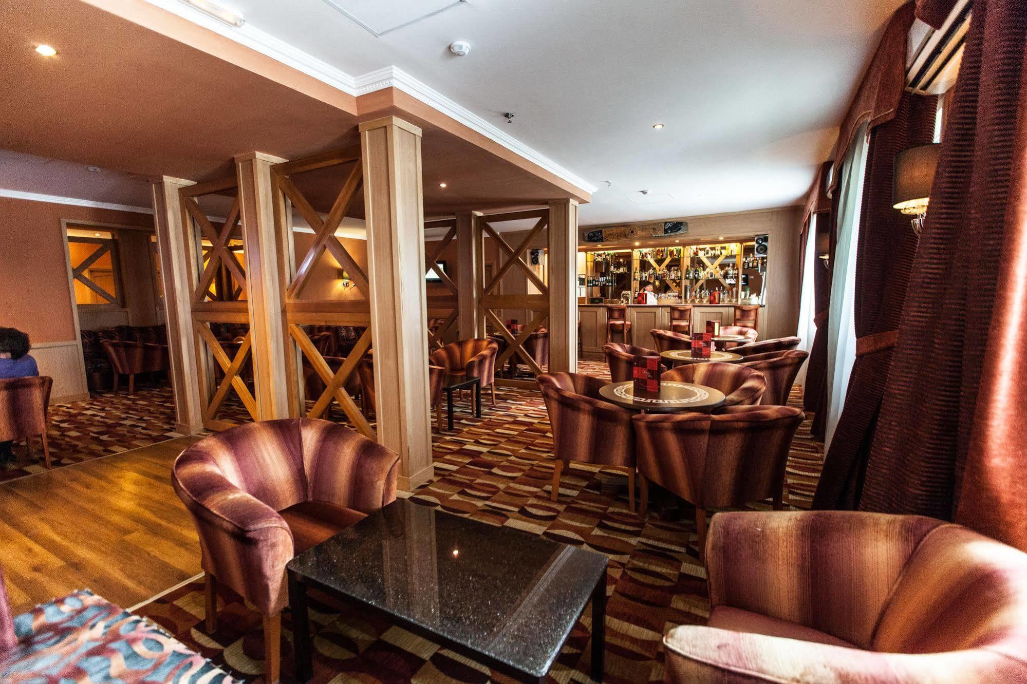 Chagala Atyrau Hotel Esterno foto