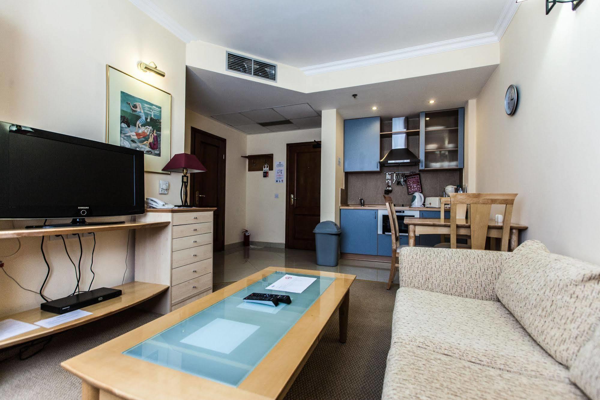 Chagala Atyrau Hotel Esterno foto