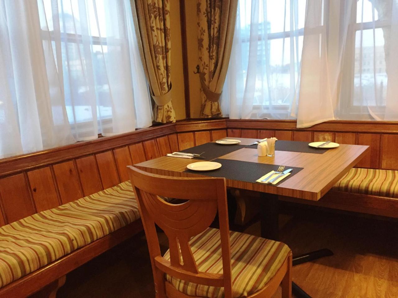 Chagala Atyrau Hotel Esterno foto